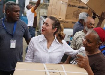 300 mil Familias de Arroyo Bonito en Santo Domingo Oeste reciben enseres del hogar