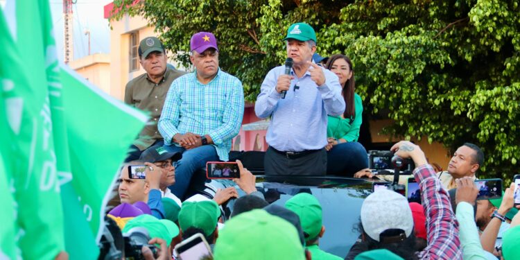 Leonel dice que el pueblo se siente estafado por Luis Abinader