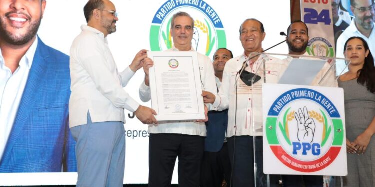 PPG proclama a Luis Abinader como su candidato presidencial para 2024