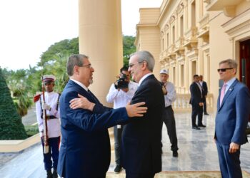 Presidente Abinader recibe en el Palacio Nacional al presidente electo de Guatemala, Bernardo Arévalo