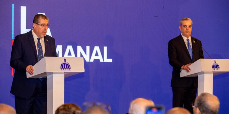 Presidente Abinader apoya al presidente electo de Guatemala, Bernardo Arévalo, en su lucha por la democracia