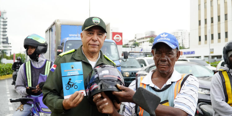 DIGESETT inicia Campaña Educativa para Conductores y Peatones en varios puntos del Gran Santo Domingo