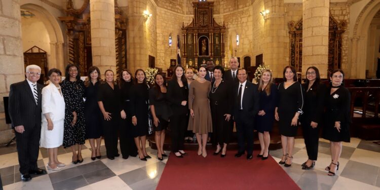 INAIPI celebra noveno aniversario de su fundación con misa de acción de gracias y ofrenda en el Altar de la Patria 