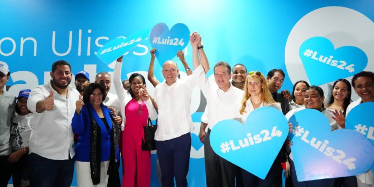 Ito Bisonó suma jóvenes y profesionales a trabajar para garantizar triunfo de Ulises en Santiago