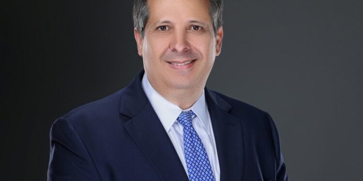 Designan a Víctor Atallah como nuevo ministro de Salud Pública