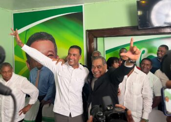 Orlando Espinosa renuncia a candidatura y respaldará a Elvis Rosario