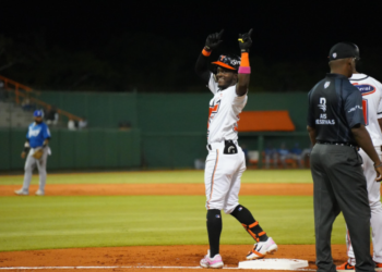 Ronny Simon, MVP de Lidom, espera una oportunidad para jugar en Grandes Ligas