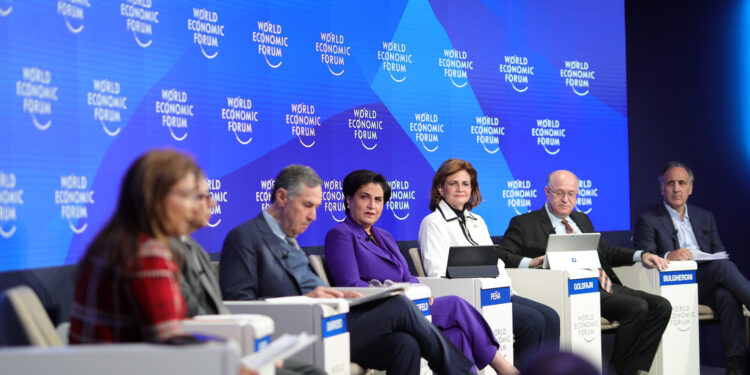 Vicepresidenta afirma en Davos que la implementación de políticas transparentes en RD ha permitido garantizar la estabilidad económica y social para atraer inversiones