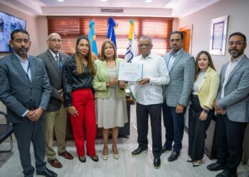 Reconocen a Migración como institución pública que ha fomentado la capacitación y formación de servidores 