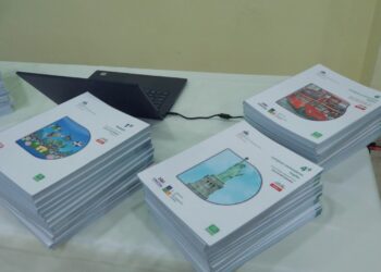 Minerd entrega una colección de 90 ejemplares del Proyecto Libro Abierto a la Biblioteca Nacional