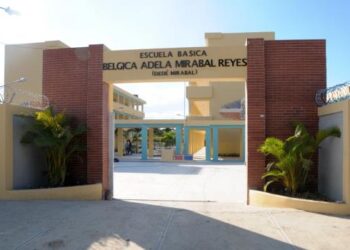 Minerd interviene centro educativo de SDE para evitar vertido de desechos en periferia afecte docencia