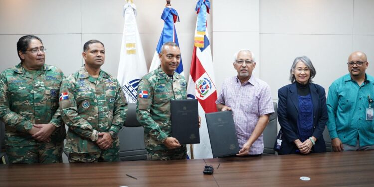 Minerd y la FARD firman acuerdo para la formación cívico-militar de 300 jóvenes del país