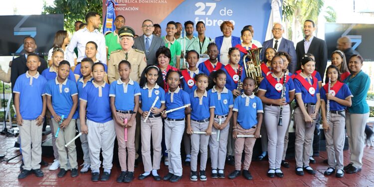 Ministerio de Educación conmemora el 180 aniversario de la Independencia Nacional