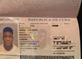 Migración: Futbolista cubano detenido por agentes transitaba sin documentaciones y cuando le llevaron los documentos estos estaban vencidos