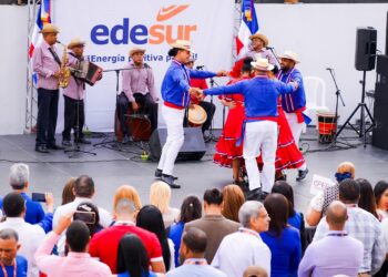 Edesur conmemora el Mes de la Patria resaltando entre sus colaboradores el uso correcto y respeto de los símbolos patrios