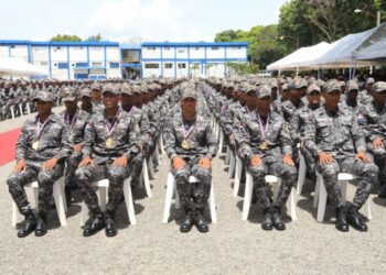 Abinader asciende a 7,800 miembros de la Policía Nacional