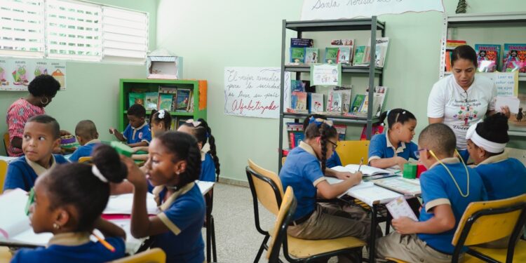 Minerd se propone seguir aumentado la cobertura educativa en todos niveles