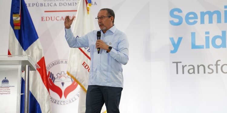 Minerd informa que mil 962 centros ya reciben sus fondos descentralizados directamente