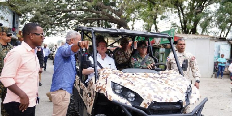 Autoridades realizan encuentro y recorrido por la zona fronteriza de Elías Piña