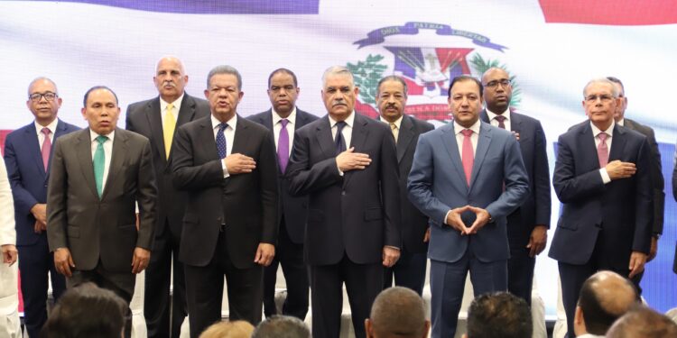 Con la presencia de Leonel y Danilo, oposición ratifica unidad para enfrentar a Abinader