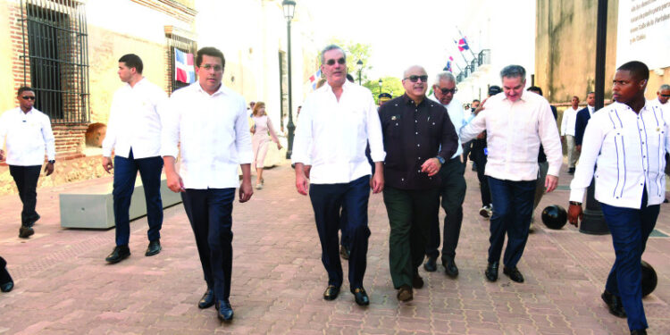 Abinader y Collado inauguran remozamiento Calle Las Damas y Museo Fortaleza de Santo Domingo