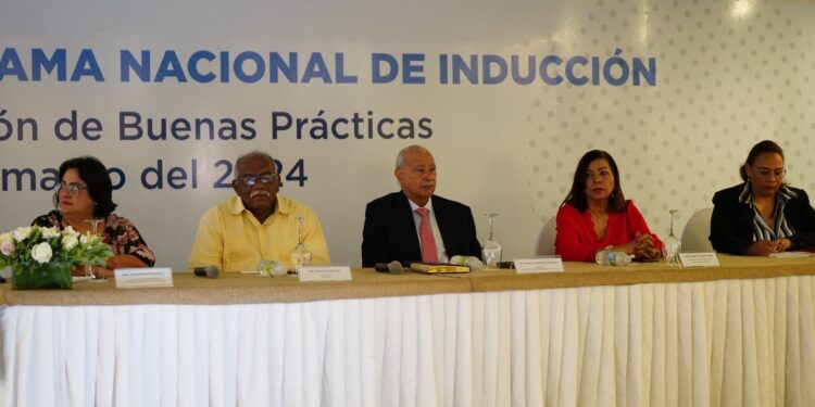 Minerd socializa las buenas prácticas docentes para mejorar los aprendizajes de los estudiantes