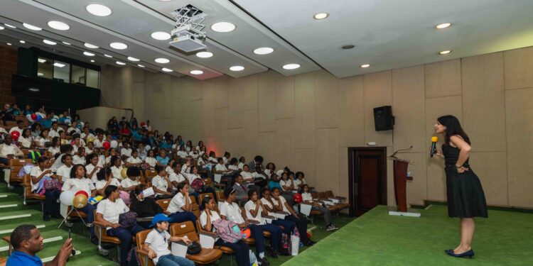 Banco Popular impulsa la educación financiera entre los jóvenes