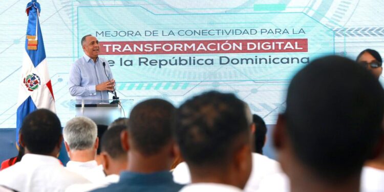 Indotel inicia proyecto para llevar internet de banda ancha a 23 municipios y 44 distritos municipales de la región sur