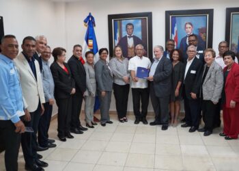 Comisión de expertos entrega propuesta para reformar la Ley General de Educación