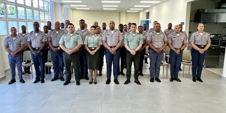 Policía Nacional prioriza la educación de sus miembros