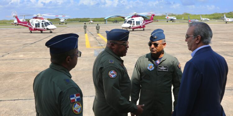 Presidente Abinader encabeza ceremonia recibimiento dos nuevas helicópteros en la FARD