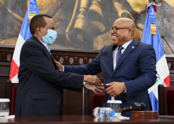 Cámara de Diputados reconoce aportes, honestidad y trayectoria del veterano dirigente político Vicente Sánchez Baret