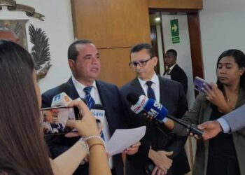 FP entrega a JCE Programa de gobierno 2024-2028 
