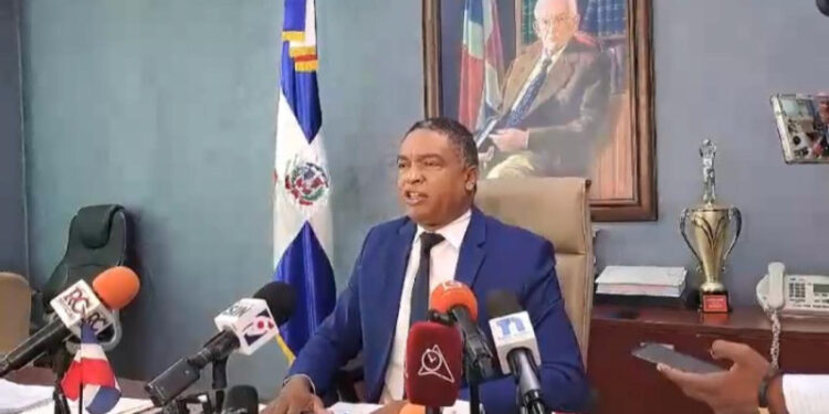 Yván Lorenzo solicita a la JCE extender el plazo para la entrega gratuita del duplicado de la Cédula