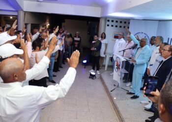 Juan Rosa realiza gran juramentación de Movimiento Unión Electoral 24-28 en SDO