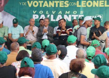 Leonel inicia encuentros barriales con delegados que estarán en las urnas