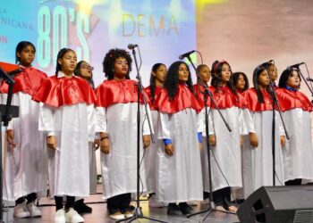 Estudiantes de la Regional 07 celebran su gala de arte por todo lo alto