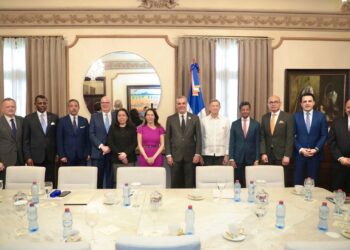 Abinader recibe visita embajadores de diferentes países acreditados ante la Organización de las Naciones Unidas (ONU)