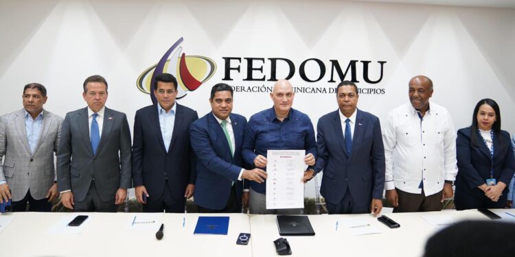 Fedomu, MEPyD y otras 8 entidades del Estado forman mesa para la implementación Ley 368-22 