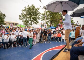 Roberto Ángel recorre San Cristóbal en apoyo a Gustavo Lara y reelección de Abinader