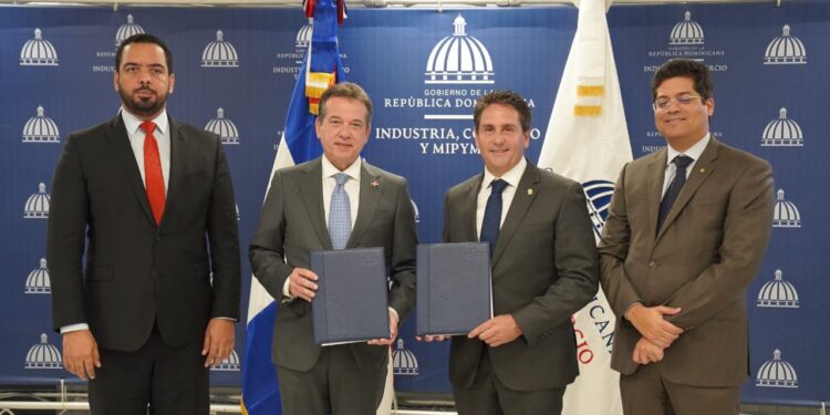 MICM y Seguros Universal acuerdan Programa de Capacitación en Seguridad Industrial