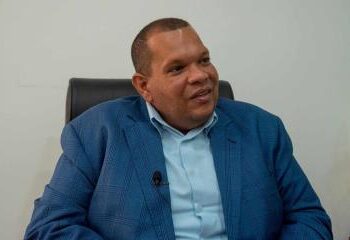 Renuncia Alcalde de Santo Domingo Norte a la Fuerza del Pueblo