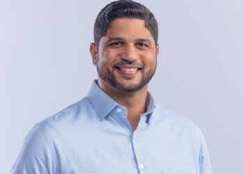 La Iglesia católica insta a votar por Gustavo Lara para senador de San Cristóbal