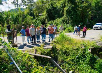Ministro Igor Rodríguez visita 5 provincias en alerta roja; entrega ayudas a familias afectadas por las lluvias