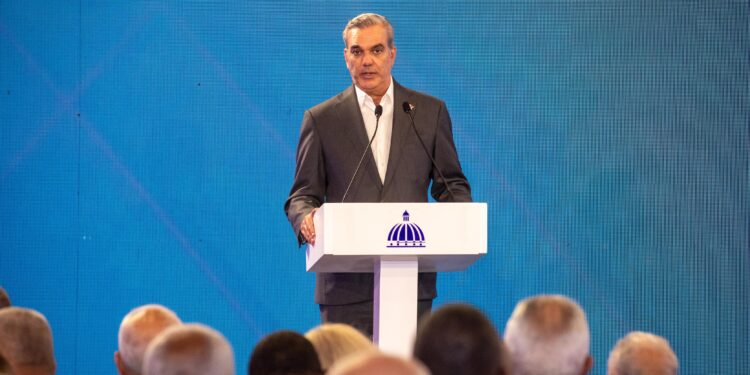 Abinader destaca avances en el acercamiento de servicios y políticas públicas en favor de los dominicanos en el exterior