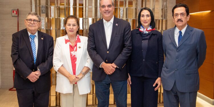 Presidente Abinader llega a Italia para audiencia privada con Su Santidad, el papa Francisco, en la Ciudad del Vaticano