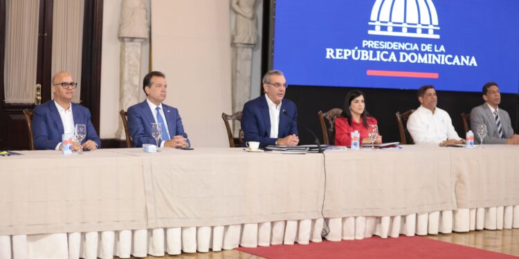 Abinader asegura crecimiento de un 23% de exportaciones del país en últimos tres años, son los mejores de la historia exportadora de RD