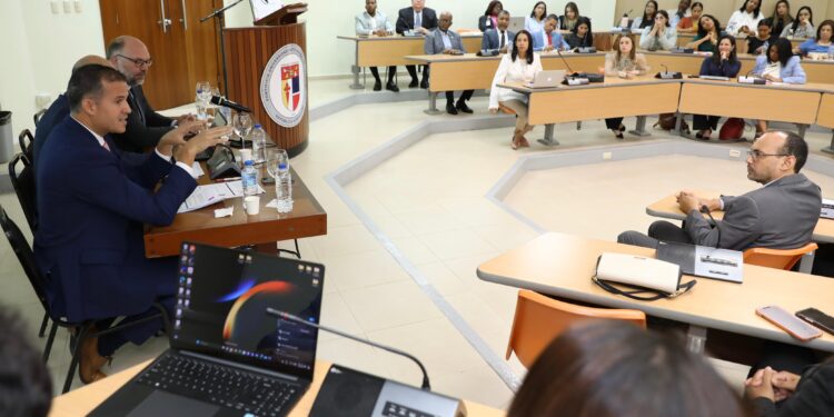 Consultoría Jurídica del Poder Ejecutivo organiza capacitación en prevención de disputas internacionales para funcionarios del gobierno