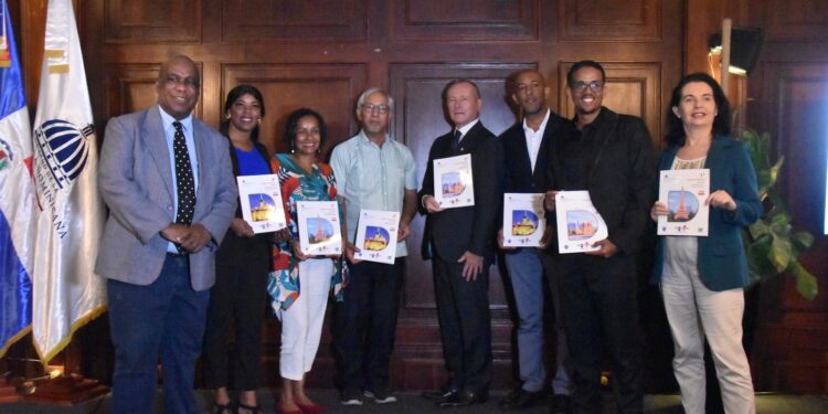 Minerd presenta seis manuales escolares para el aprendizaje del idioma francés