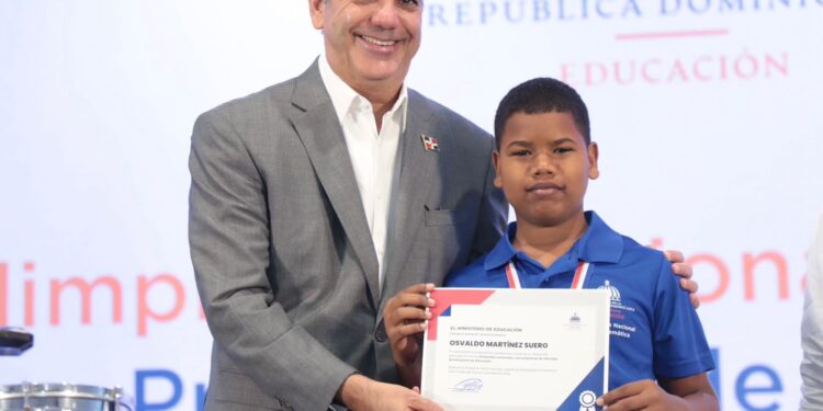 Presidente Abinader asegura que próximos cuatro años serán dedicados a una educación de calidad